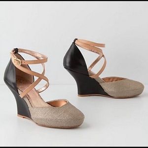 Miss Albright Nakia Wedges!
